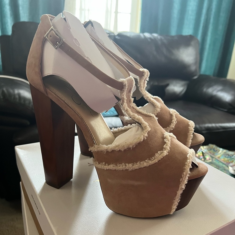 Jessica Simpson suede Dany heels size 11 but fits like a 10
